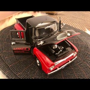 New mint condition 1956 Ford F-100 Toy collectible